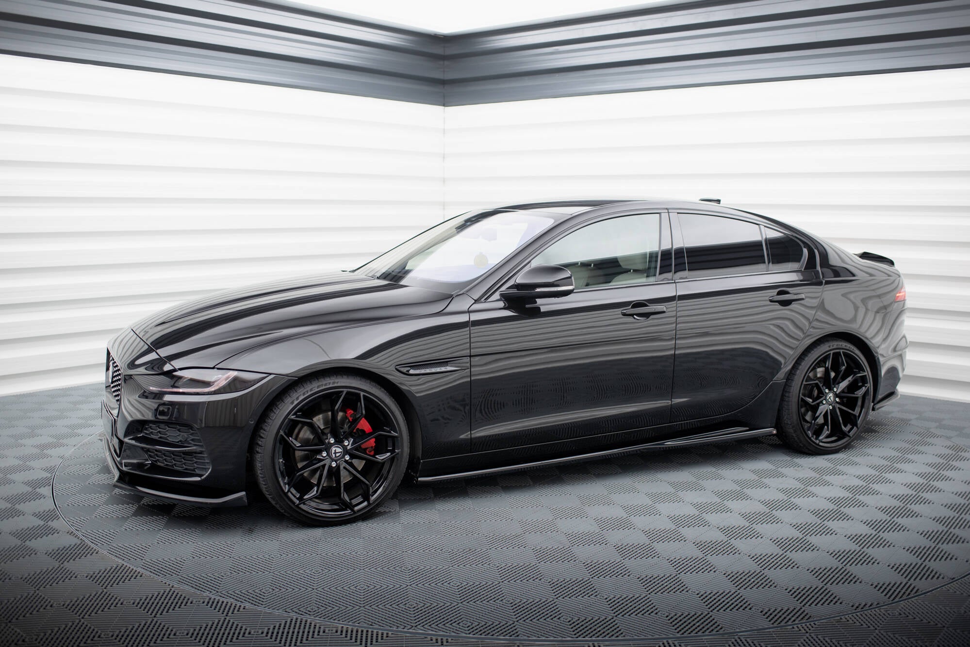 Maxton Design Street+ Seitenschweller Leisten passend für Jaguar XE X760 Facelift schwarz Hochglanz