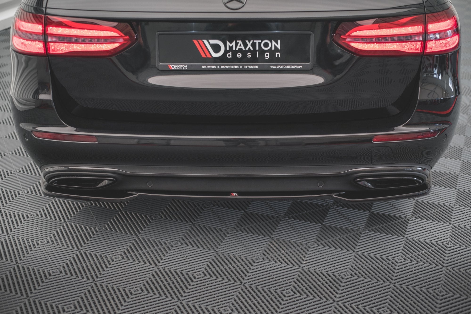 Maxton Design Heckansatz Mercedes-Benz E W213 schwarz Hochglanz für Mercedes-Benz E Klasse W213