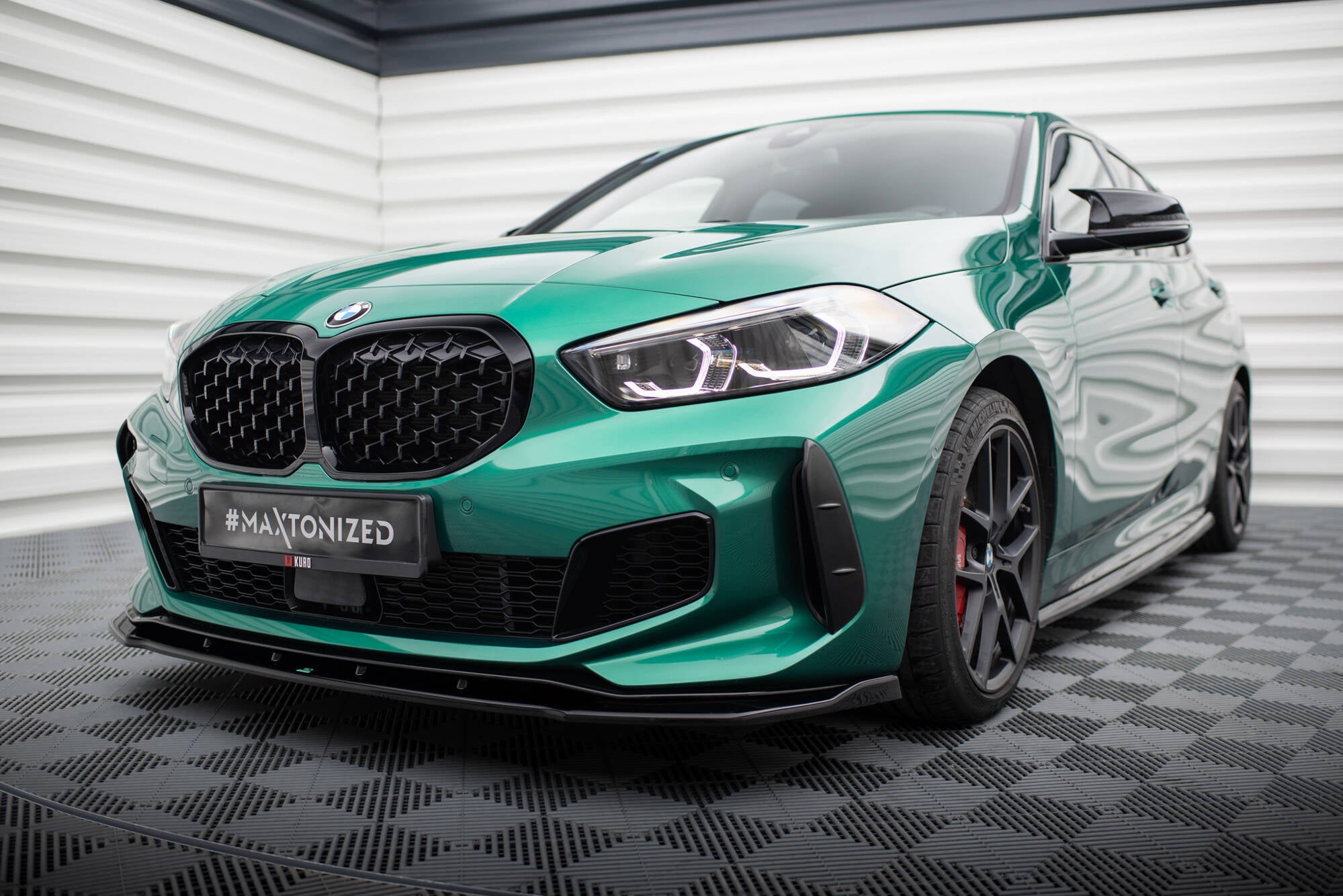 Maxton Design Lufteinlassabdeckungen der vorderen Stoßstange BMW 1er F40 M-Paket / M135i für BMW 1er F40