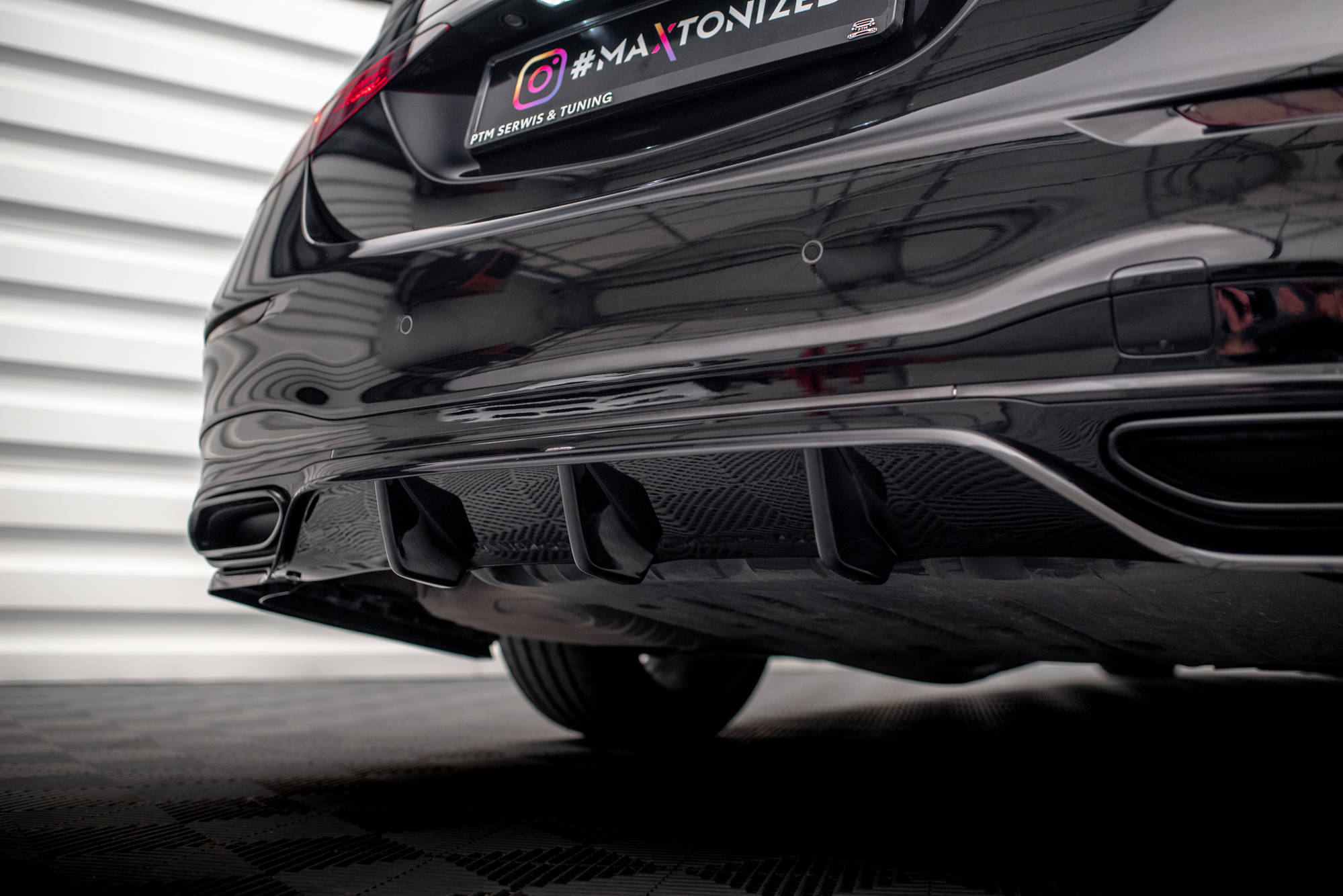 Maxton Design Street+ Mittlerer Diffusor RACE passend für Mercedes-Benz S AMG-Line W223 schwarz Hochglanz