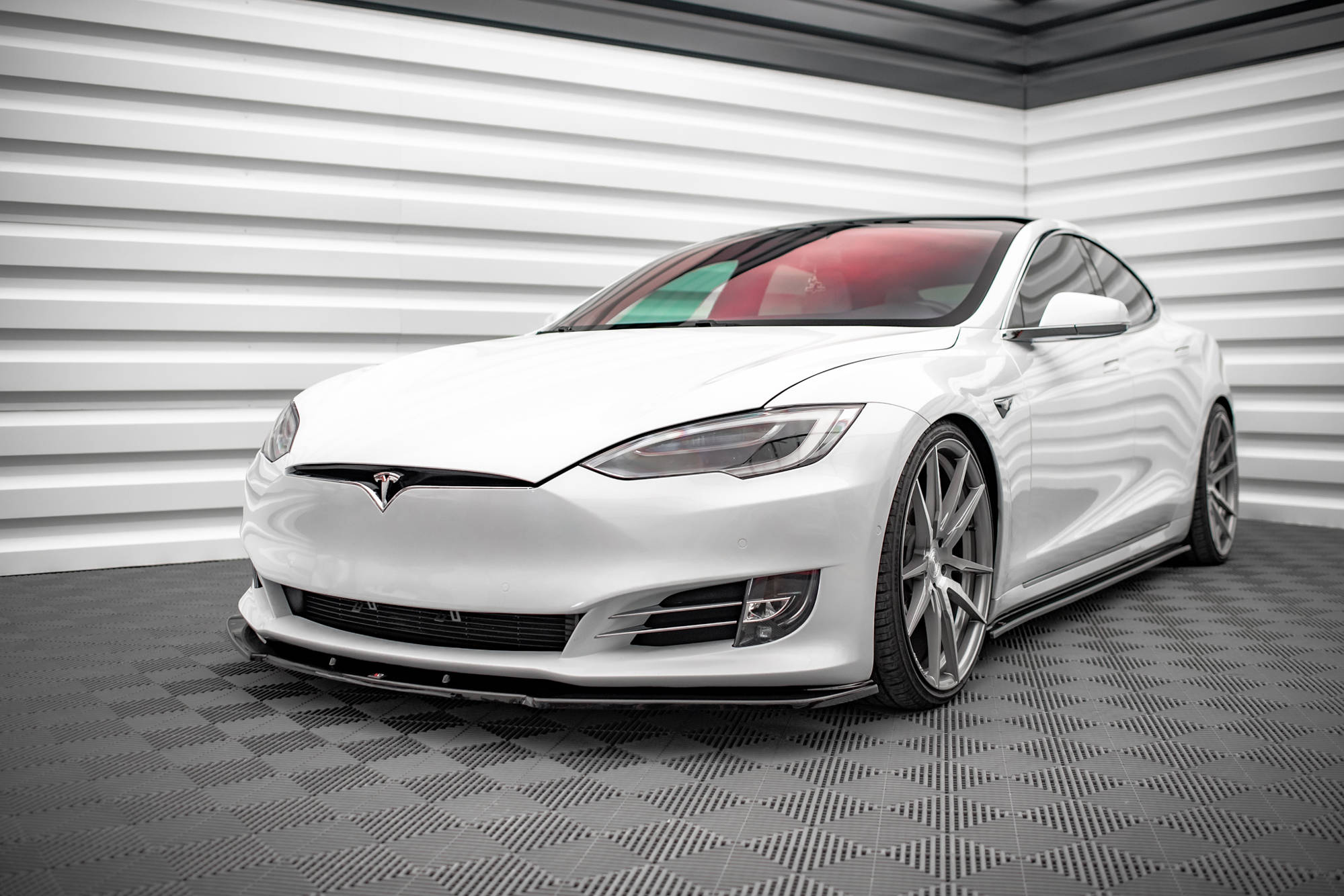 Maxton Design Street+ Spoilerlippe Front Ansatz V.1 passend für Tesla Model S Facelift schwarz Hochglanz