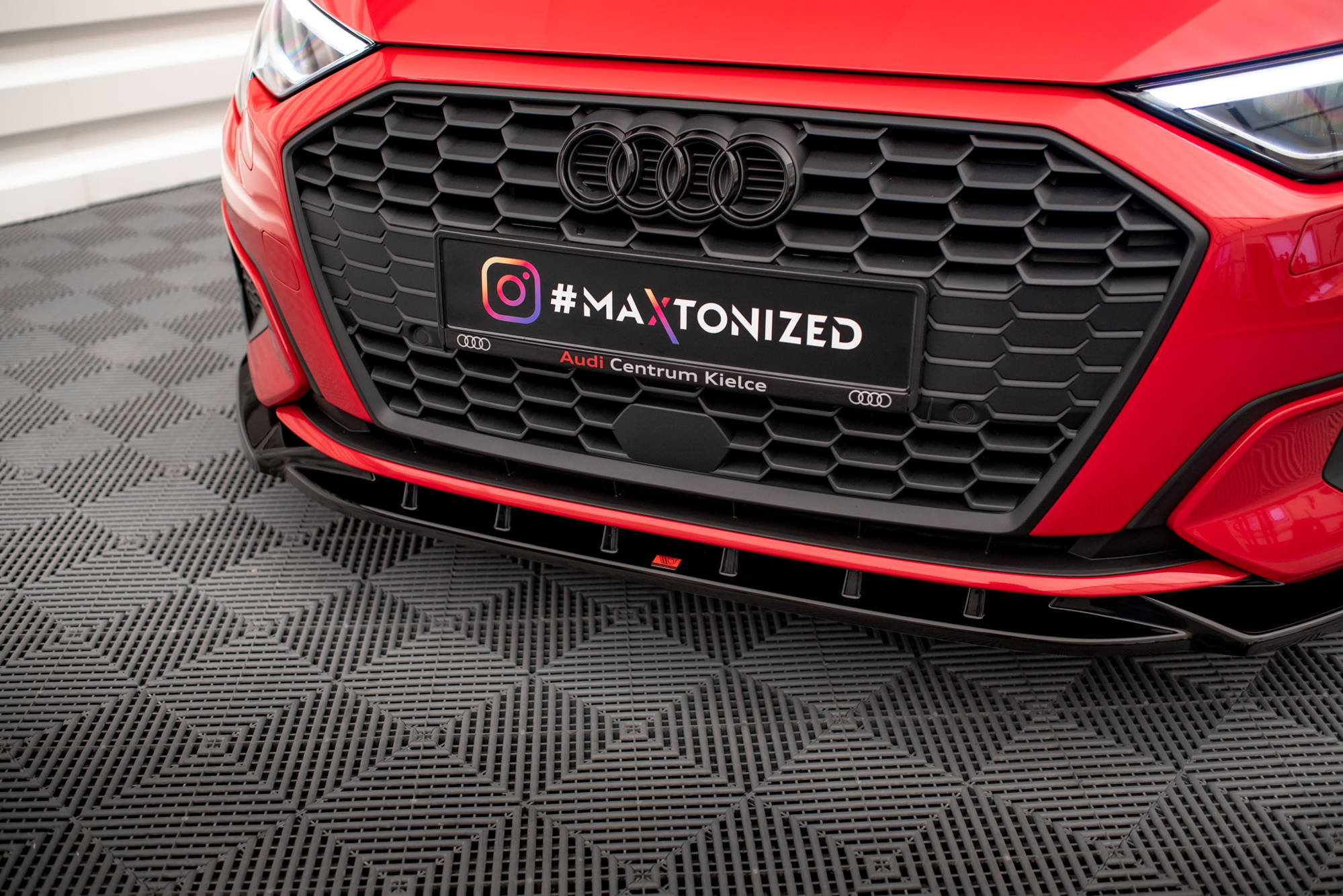 Maxton Design Street+ Spoilerlippe Front Ansatz V.1 passend für Audi A3 8Y schwarz Hochglanz