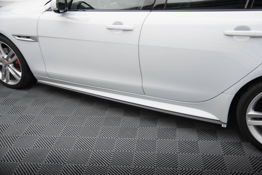 Maxton Design Street+ Seitenschweller Leisten passend für Jaguar XE R-Sport X760 schwarz Hochglanz