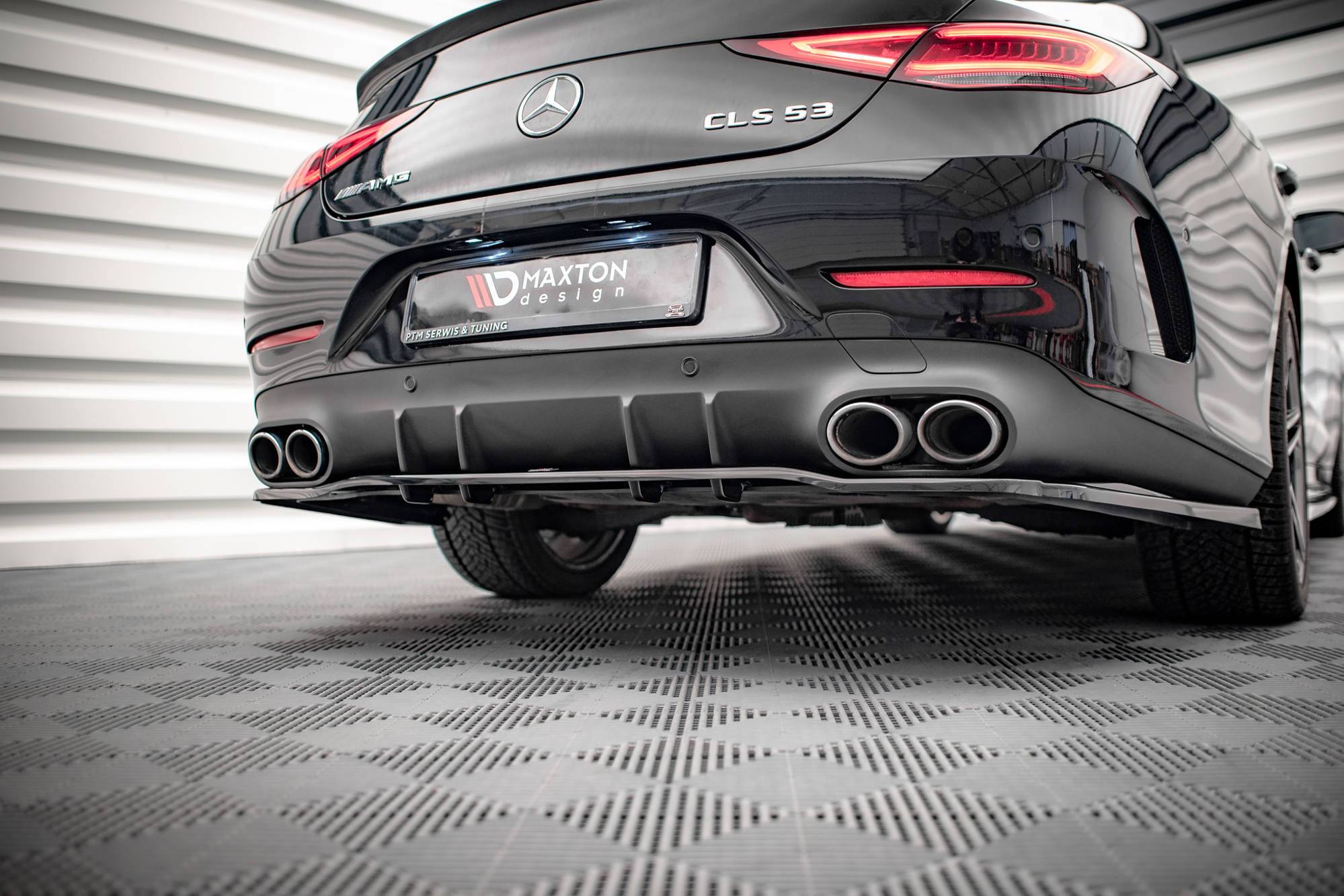 Maxton Design Street+ Mittlerer Diffusor RACE passend für Mercedes-AMG CLS 53 C257 schwarz Hochglanz