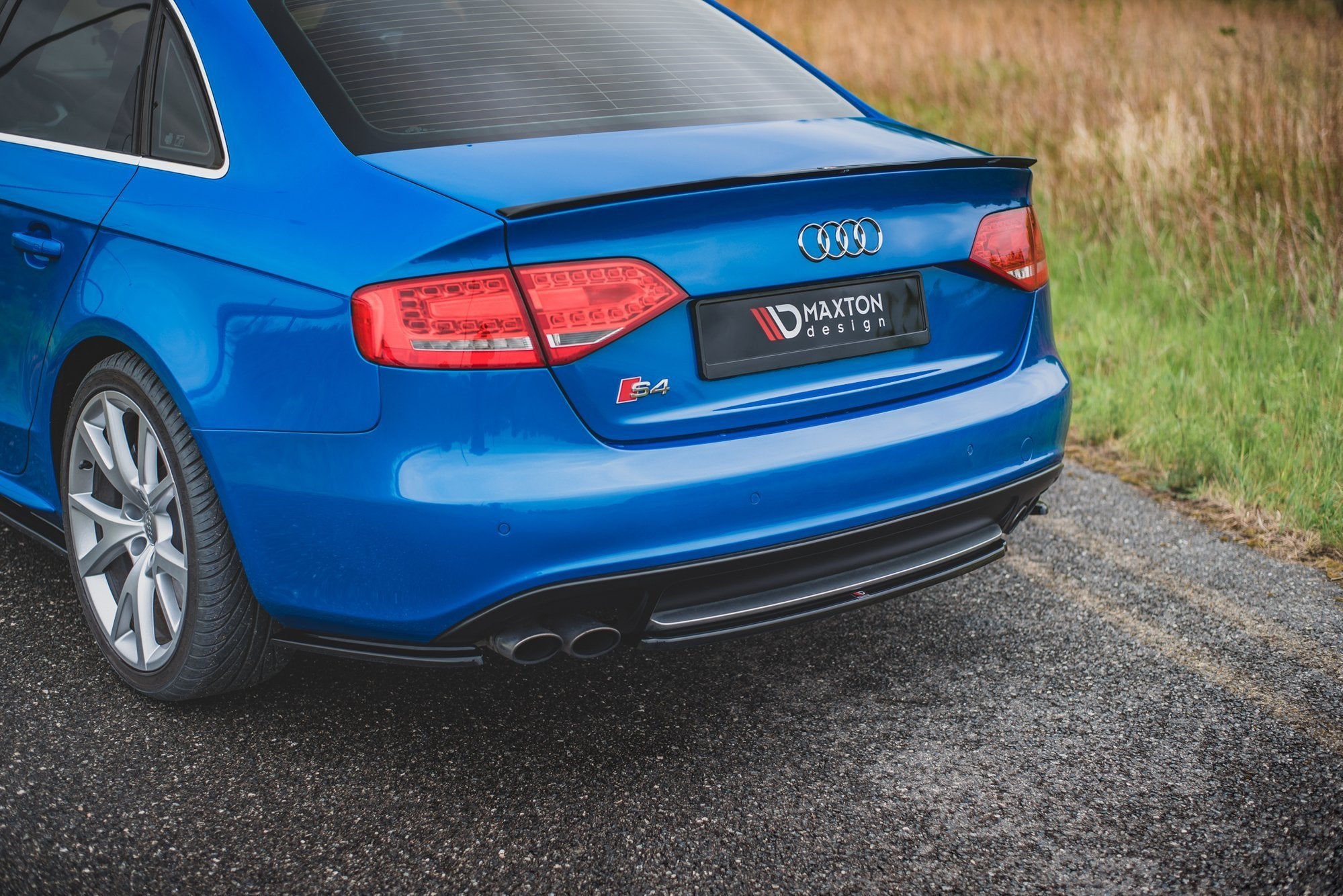 Maxton Design Heckansatz Audi S4 / A4 S-Line B8 Limousine schwarz Hochglanz für Audi A4