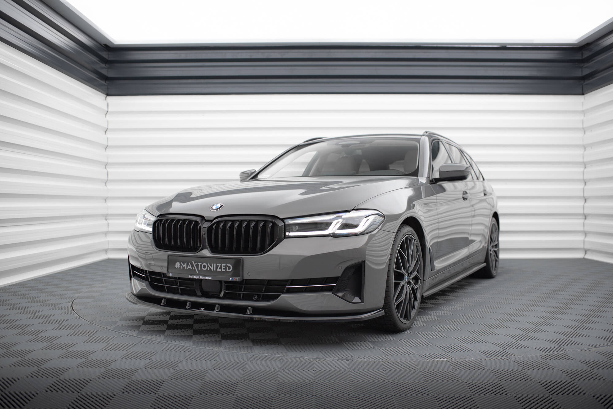 Maxton Design Street+ Spoilerlippe Front Ansatz V.1 passend für BMW 5er G30 / G31 Facelift schwarz Hochglanz