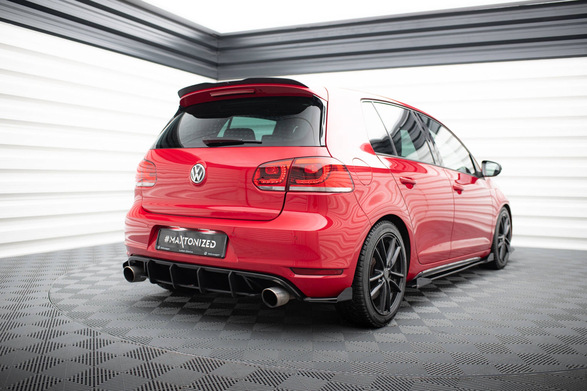 Maxton Design Robuste Racing Heckschürze V.2 passend für VW Golf GTI Mk6