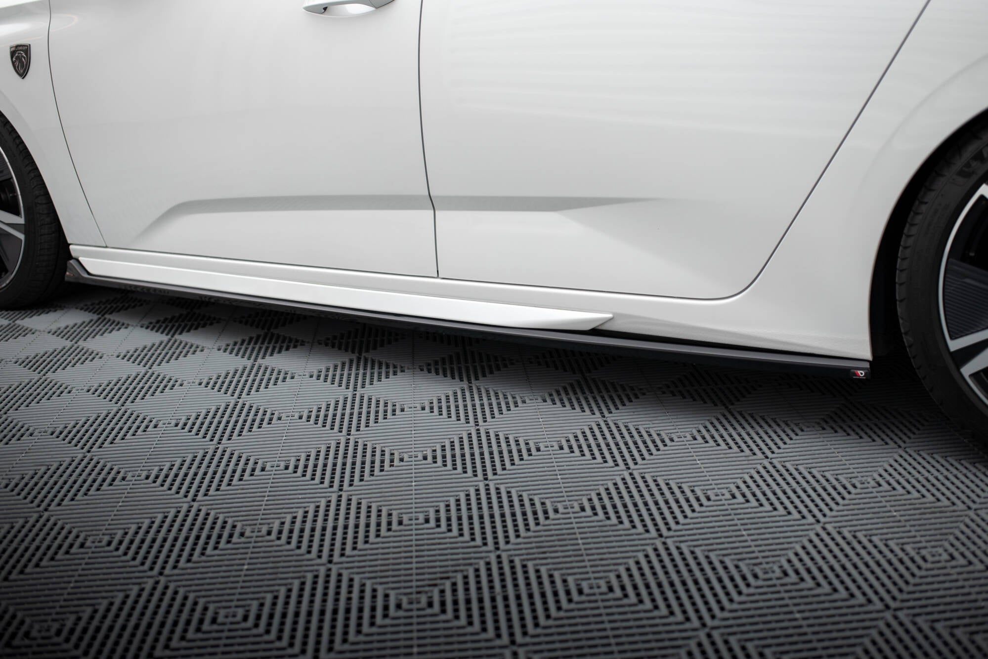 Maxton Design Street+ Seitenschweller Leisten passend für Peugeot 308 GT SW Mk3 schwarz Hochglanz