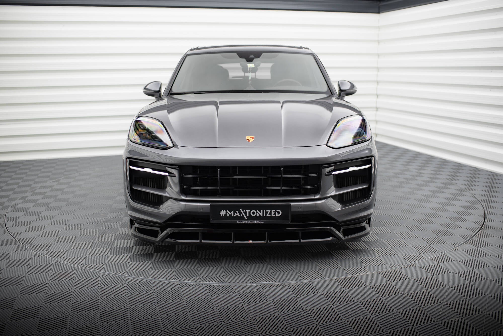 Maxton Design Street+ Spoilerlippe Front Ansatz passend für Porsche Cayenne Sport Design / Turbo SUV / Coupe Mk3 Facelift schwarz Hochglanz