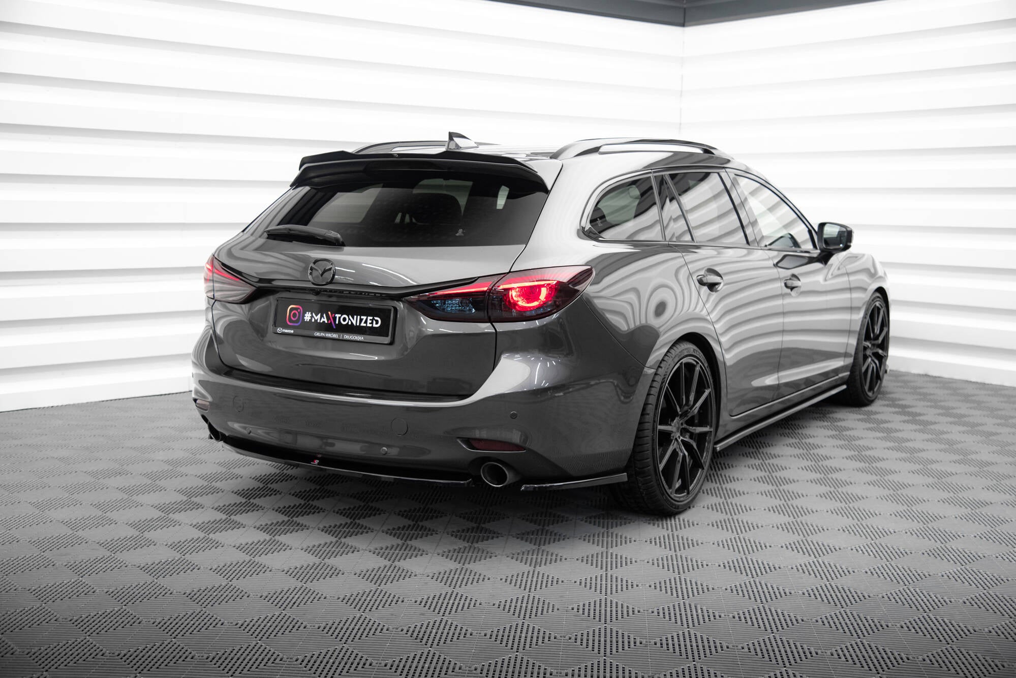 Maxton Design Spoiler CAP passend für Mazda 6 Kombi Mk3 Facelift schwarz Hochglanz