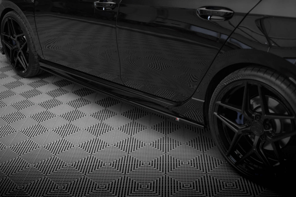 Maxton Design Street+ Seitenschweller Leisten passend für V.3 passend für VW Golf R Hatchback Mk8 Facelift schwarz Hochglanz
