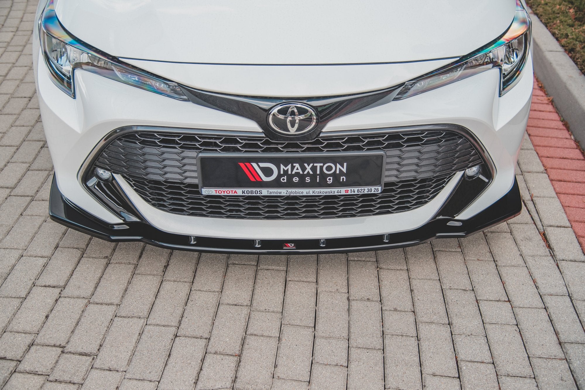 Maxton Design Street+ Spoilerlippe Front Ansatz V.1 passend für Toyota Corolla XII Touring Sports/ Hatchback schwarz Hochglanz