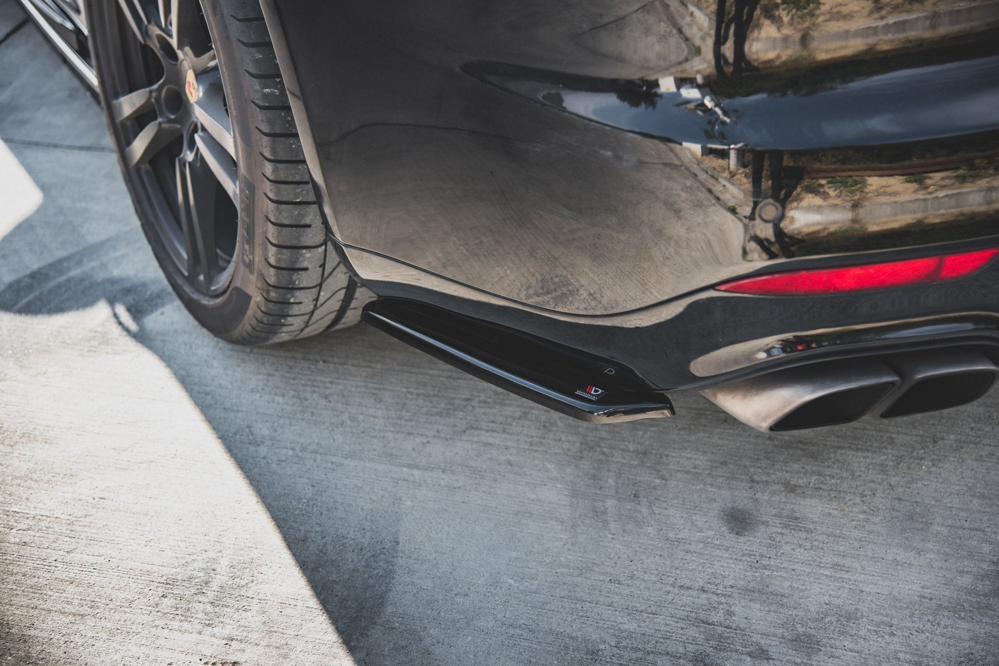 Maxton Design Heck Ansatz Flaps Diffusor passend für Porsche Panamera Turbo 970 Facelift schwarz Hochglanz
