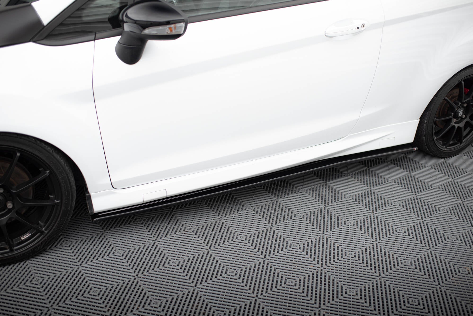 Maxton Design Seitenschweller Diffuser Ford Fiesta ST / ST-Line Mk7 / Mk7 Facelift schwarz Hochglanz für Ford Fiesta ST