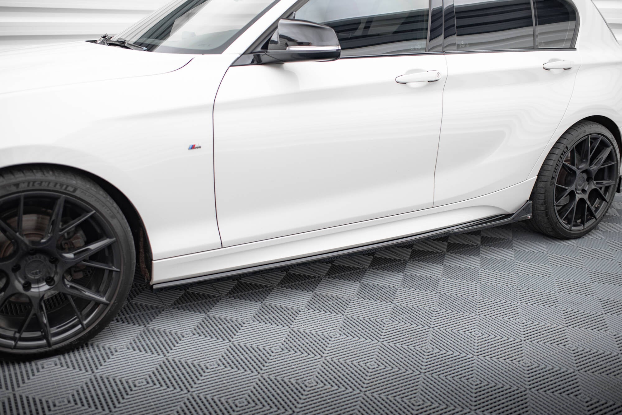 Maxton Design Street+ Seitenschweller Leisten passend für V.3 passend für CSL Look BMW 1er M-Paket / M140i F20 Facelift schwarz Hochglanz
