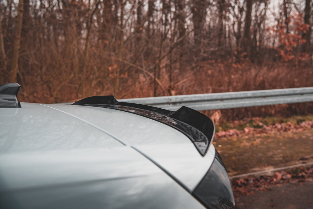 Maxton Design Spoiler CAP V.2 passend für VW Golf GTI / GTE / GTD / R-Line / R Mk8 schwarz Hochglanz