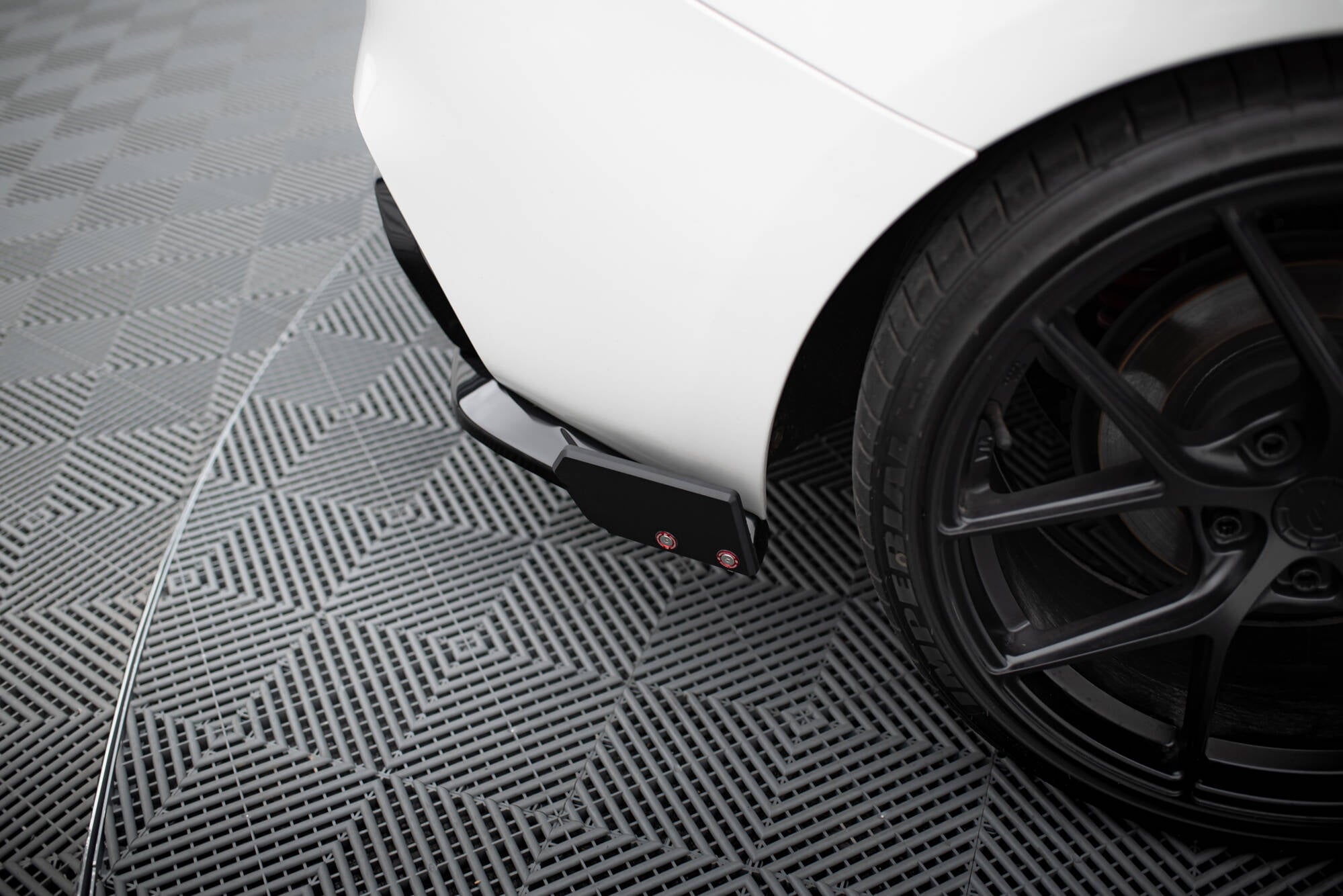 Maxton Design Heck Ansatz Flaps Diffusor V.5 + Flaps passend für (Für heckansatz V.3) BMW 1er M-Paket / M140i F20 Facelift