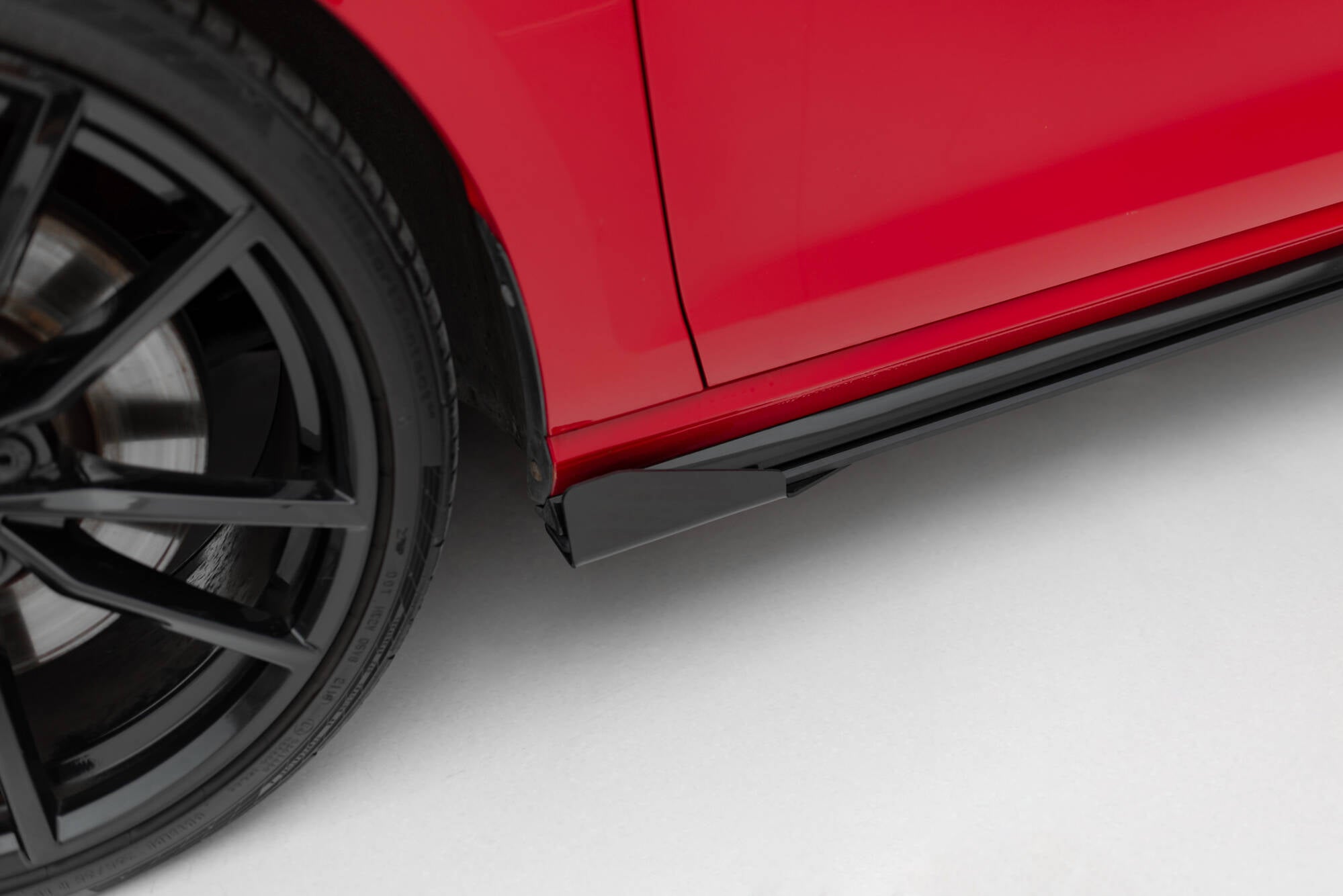 Maxton Design Seitenschweller Flaps passend für VW Golf R / R-Line Mk7 Facelift schwarz Hochglanz