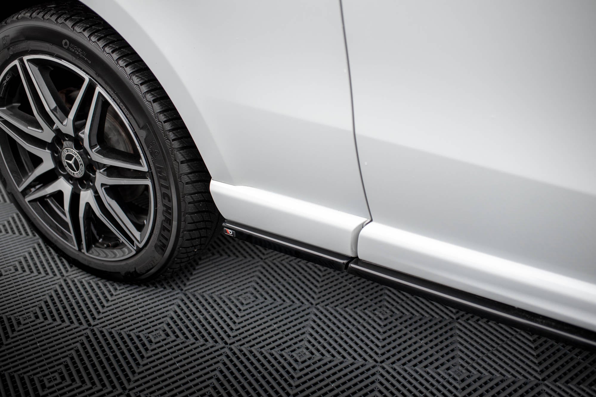 Maxton Design Street+ Seitenschweller Leisten passend für V.1 passend für Mercedes-Benz V-Klasse Extra Long AMG-Line W447 schwarz Hochglanz