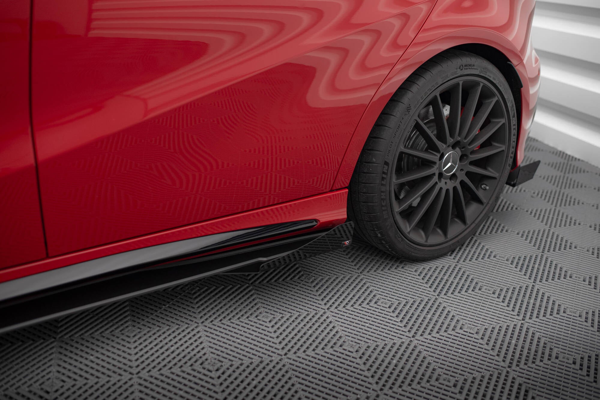 Maxton Design Seitenschweller Flaps passend für Mercedes-Benz A 45 AMG W176 Facelift schwarz Hochglanz