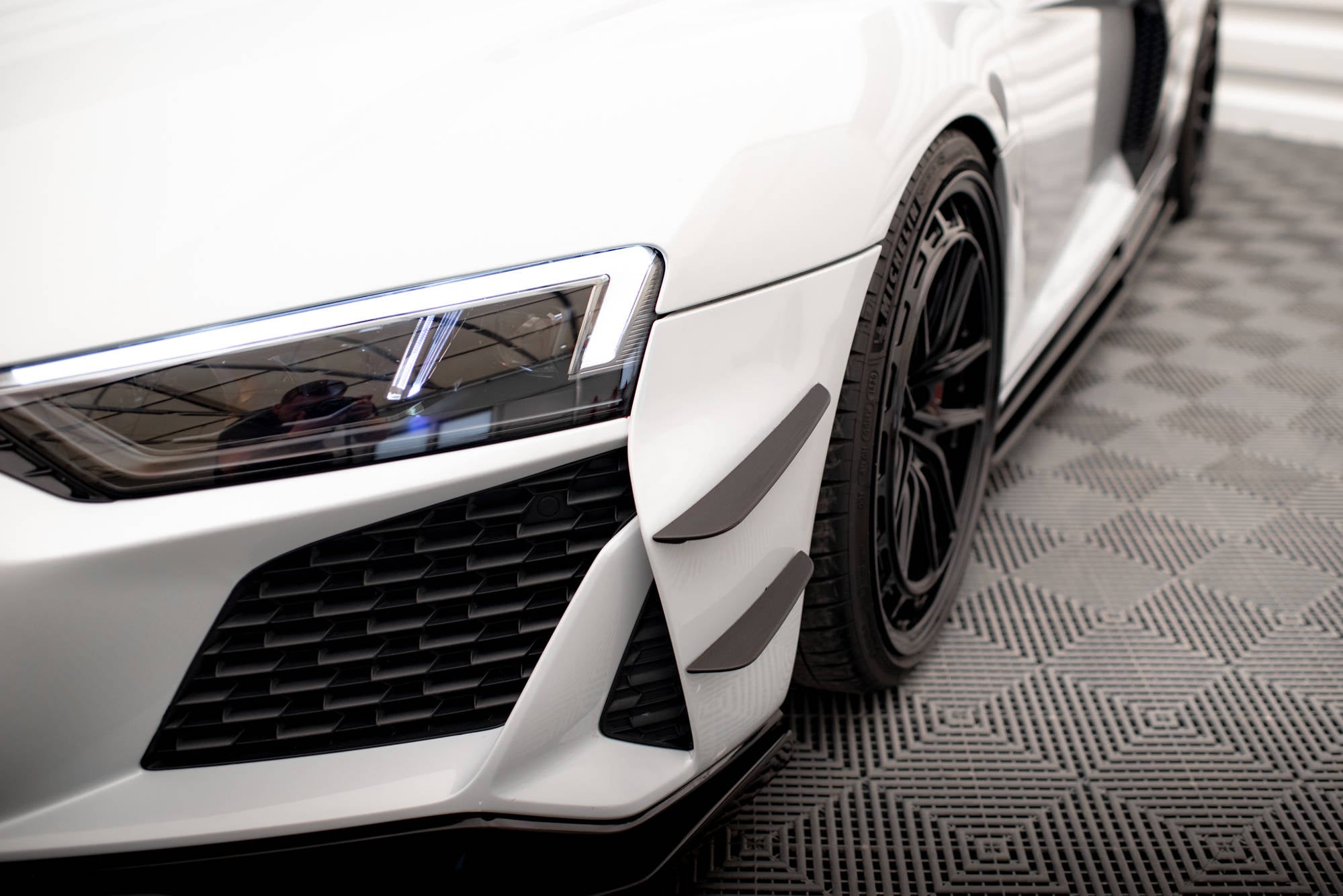 Maxton Design Stoßstangen Flaps Wings vorne Canards passend für Audi RS3 Sportback 8Y Facelift