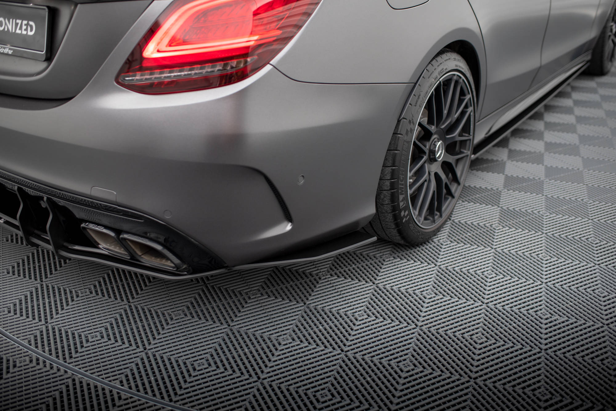 Maxton Design Street Pro Heck Ansatz Flaps Diffusor passend für Mercedes-AMG C63 Limousine / Kombi W205 Facelift