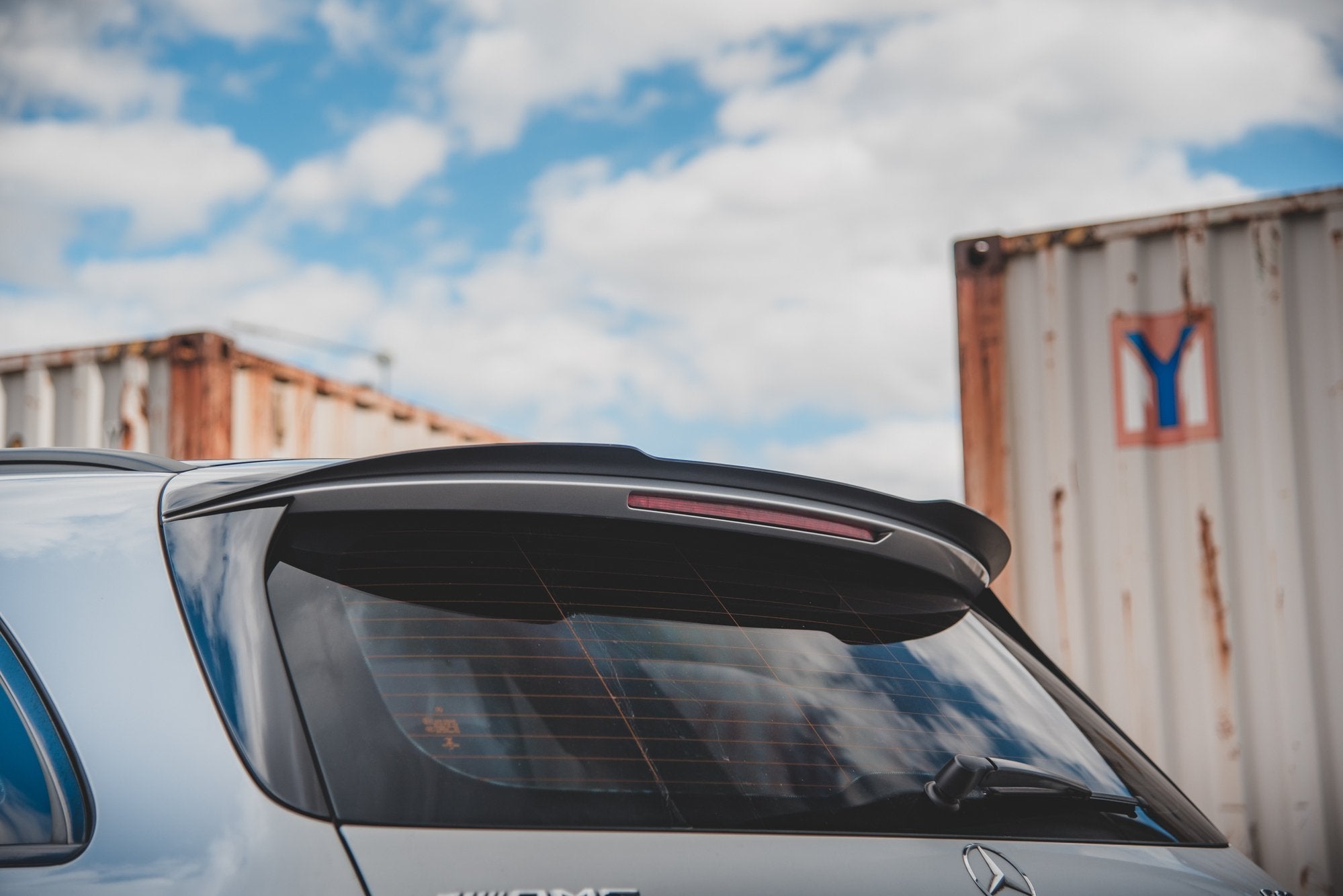 Maxton Design Spoiler CAP V.2 passend für Mercedes-Benz E Kombi S213 schwarz Hochglanz