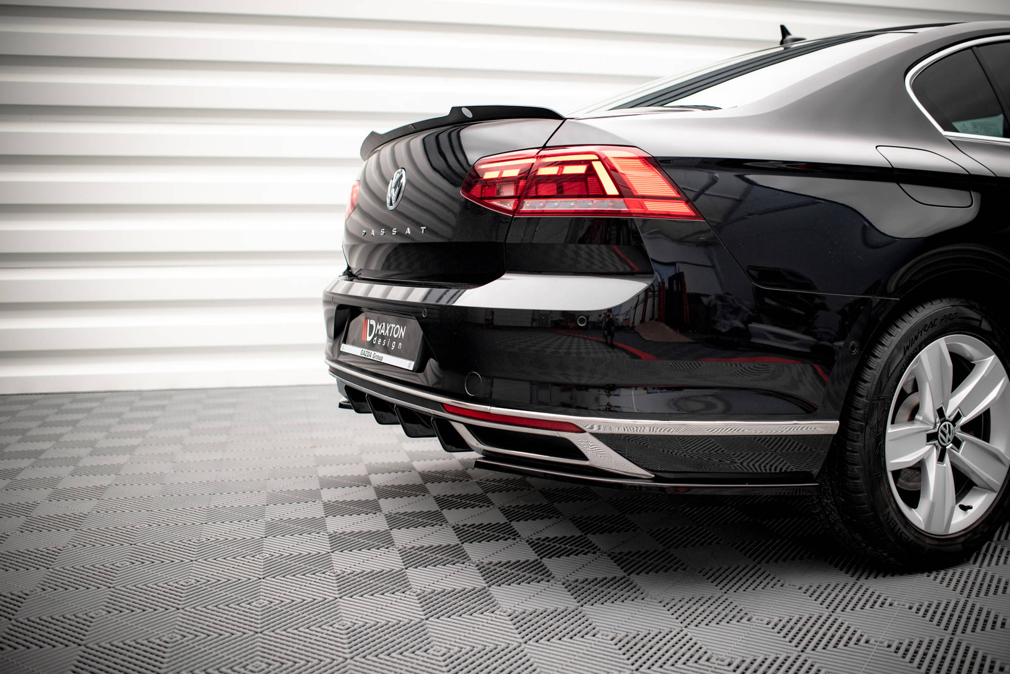 Maxton Design Diffusor Heck Ansatz passend für VW Passat B8 Facelift schwarz Hochglanz
