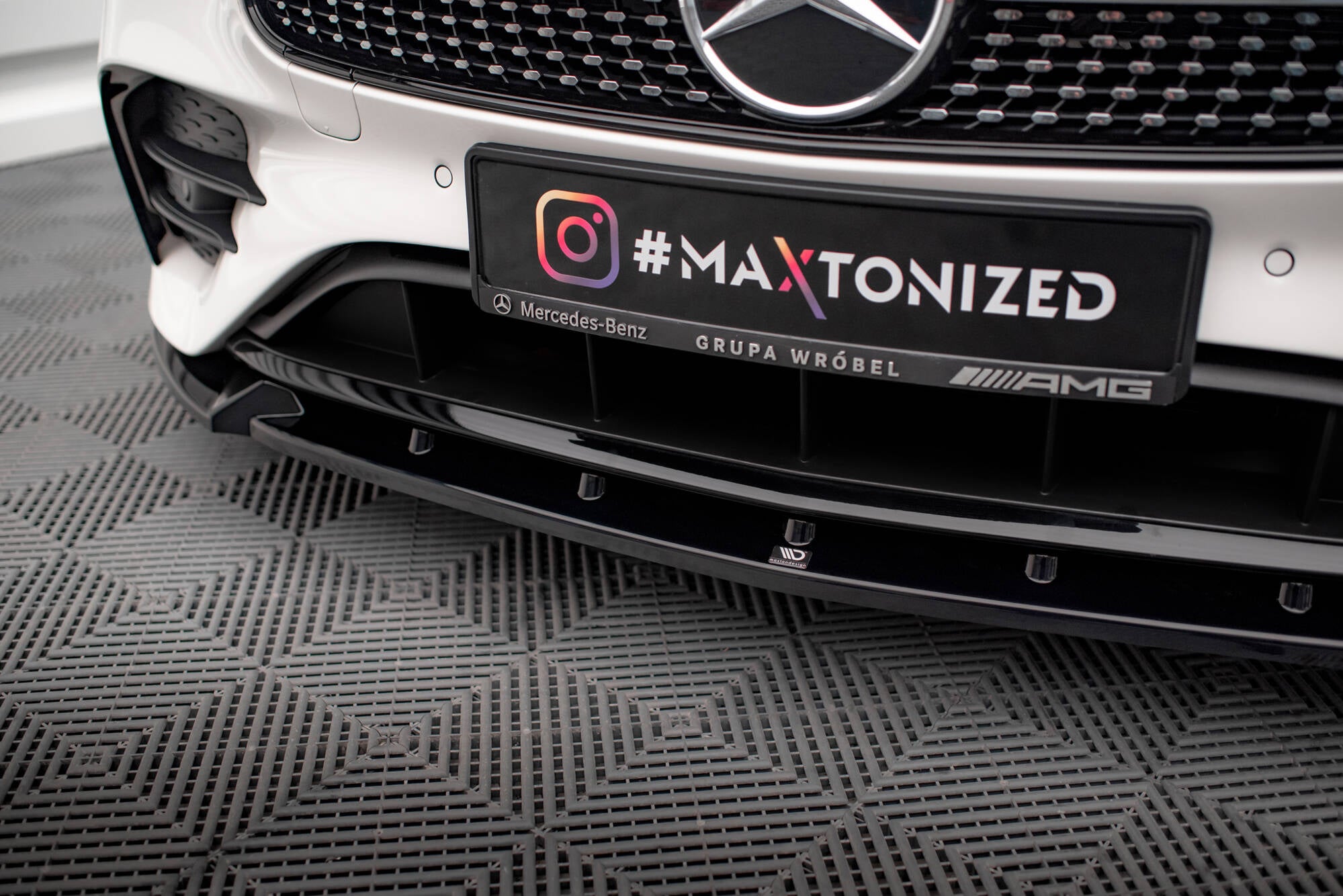 Maxton Design Street+ Spoilerlippe Front Ansatz V.2 passend für Mercedes-Benz E-Klasse W213 Coupe Facelift (C238 Facelift) / Cabriolet (A238 Facelift) AMG-Line / 53 AMG schwarz Hochglanz