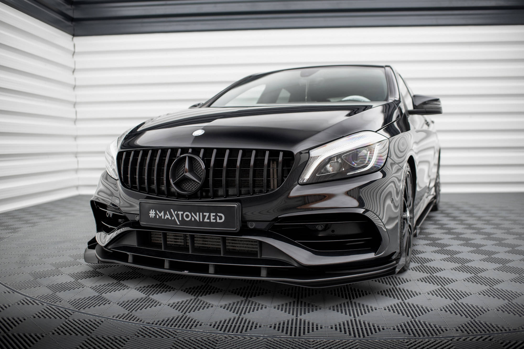 Maxton Design Street Pro Street+ Spoilerlippe Front Ansatz + Flaps passend für Mercedes-Benz A AMG-Line W176 Facelift schwarz Hochglanz