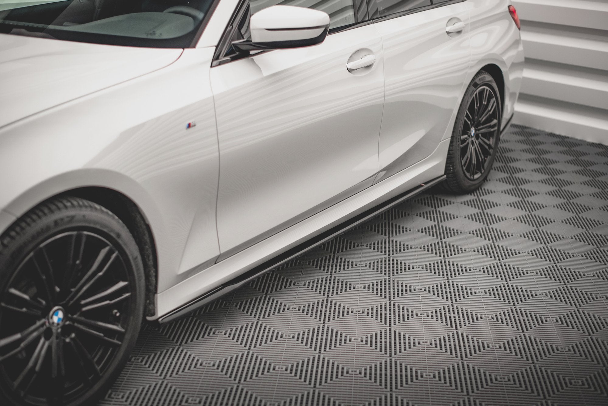 Maxton Design Street+ Seitenschweller Leisten V.2 passend für BMW 3er G20 / G21 M-Paket schwarz Hochglanz