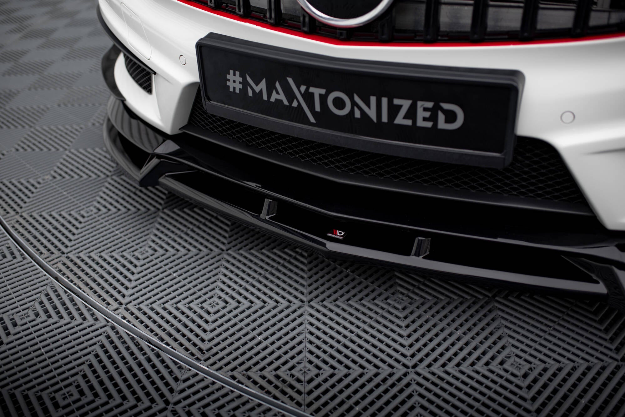 Maxton Design Street+ Spoilerlippe Front Ansatz V.3 passend für Mercedes-Benz A45 AMG W176 schwarz Hochglanz