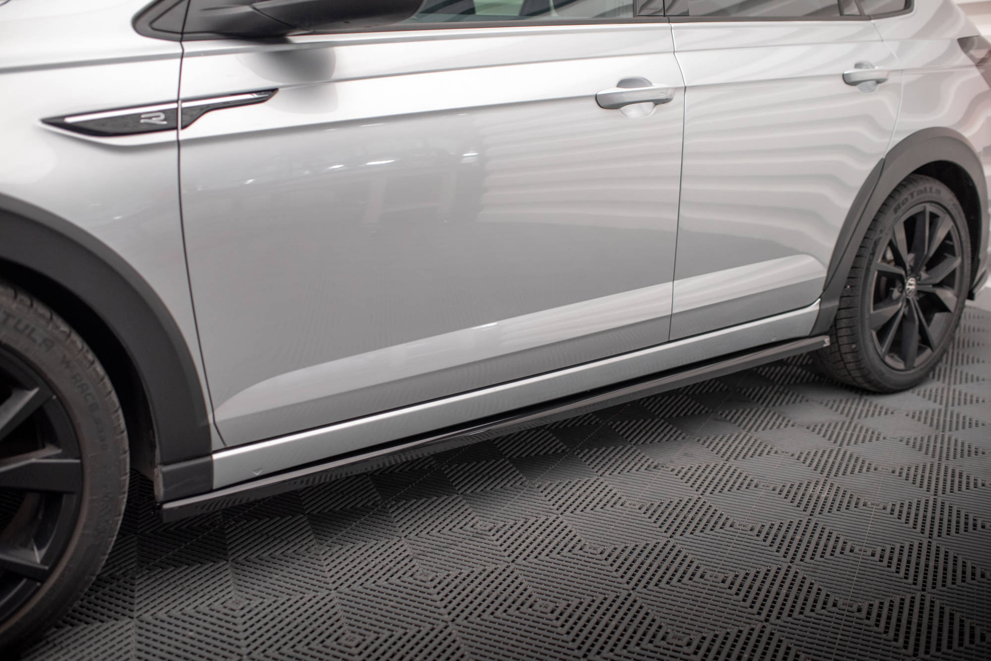 Maxton Design Street+ Seitenschweller Leisten passend für VW Taigo R-Line Mk1 schwarz Hochglanz