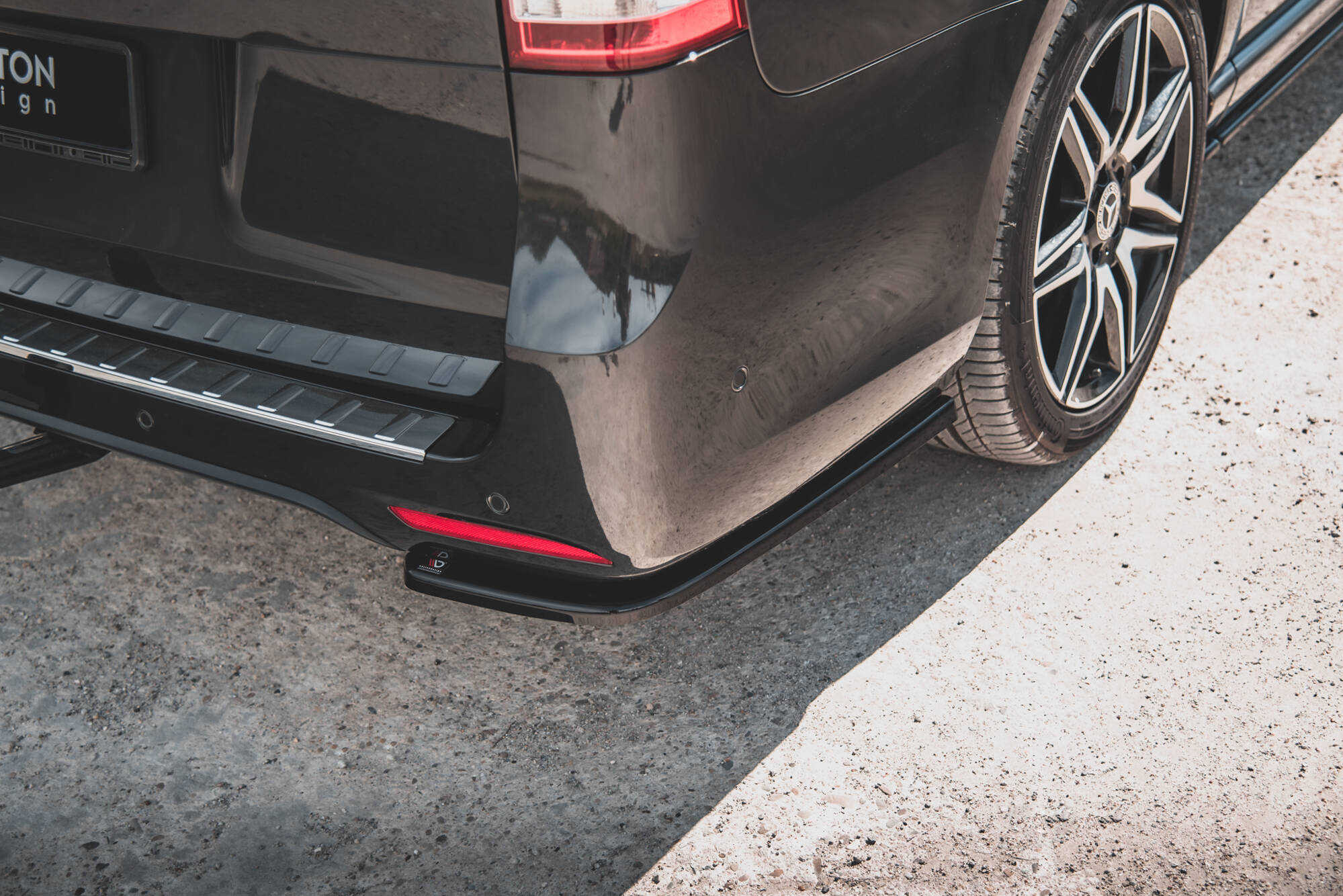 Maxton Design Heck Ansatz Flaps Diffusor V.1 passend für Mercedes-Benz V-Klasse AMG-Line W447 Facelift schwarz Hochglanz
