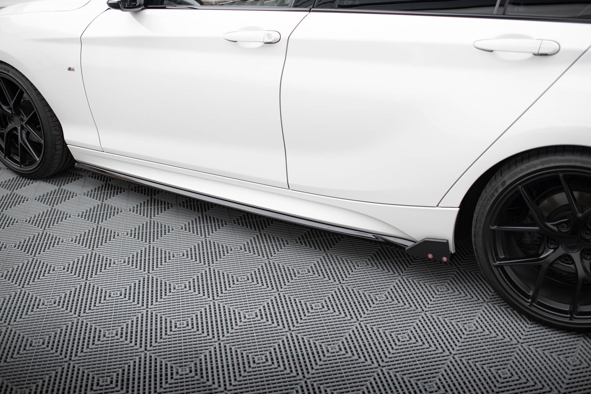 Maxton Design Street+ Seitenschweller Leisten passend für V.4 + Flaps BMW 1er M-Paket / M140i F20 Facelift