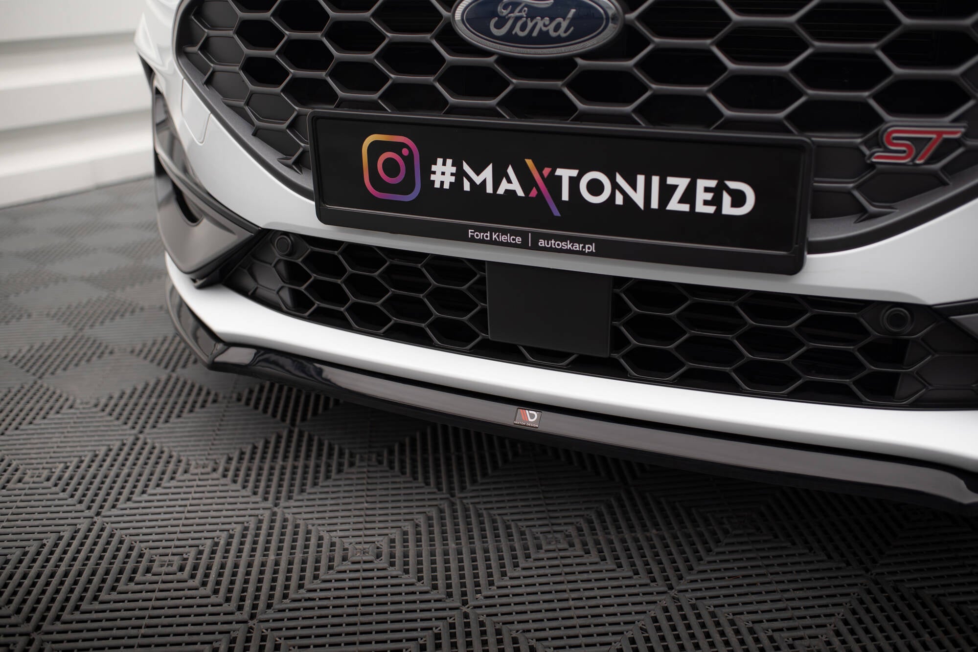Maxton Design Street+ Spoilerlippe Front Ansatz V.3 passend für Ford Focus ST / ST-Line Mk4 Facelift schwarz Hochglanz