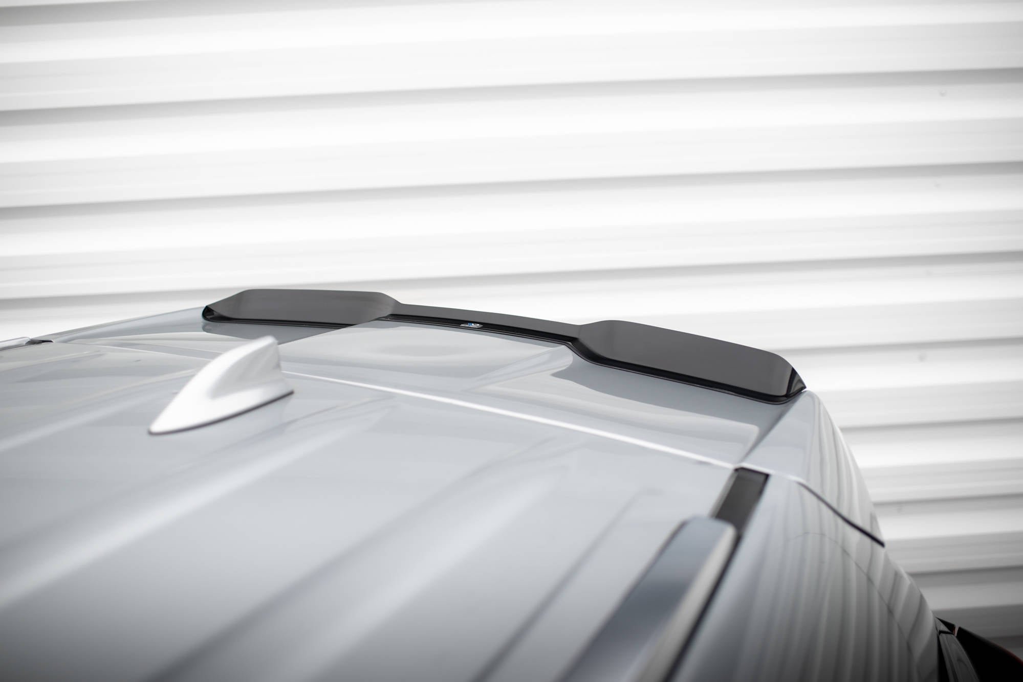 Maxton Design Spoiler CAP passend für Toyota Highlander Mk4 schwarz Hochglanz