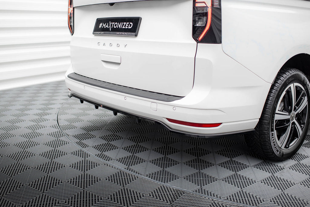Maxton Design Street+ Mittlerer Diffusor RACE passend für VW Caddy Maxi Mk5 schwarz Hochglanz