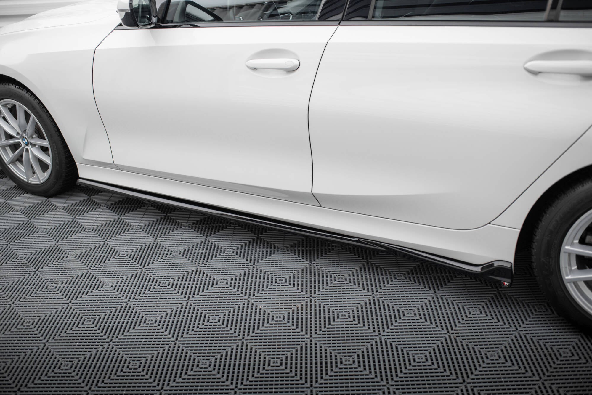 Maxton Design Street+ Seitenschweller Leisten passend für BMW 3er Limousine / Touring G20 / G21 Facelift schwarz Hochglanz