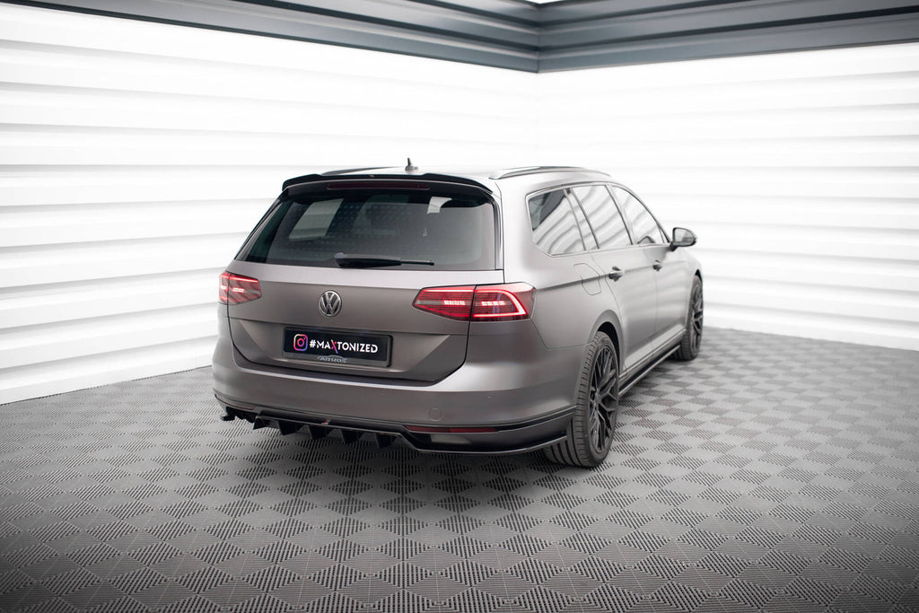 Maxton Design Street+ Mittlerer Diffusor RACE passend für VW Passat Limousine / Variant B8 schwarz Hochglanz