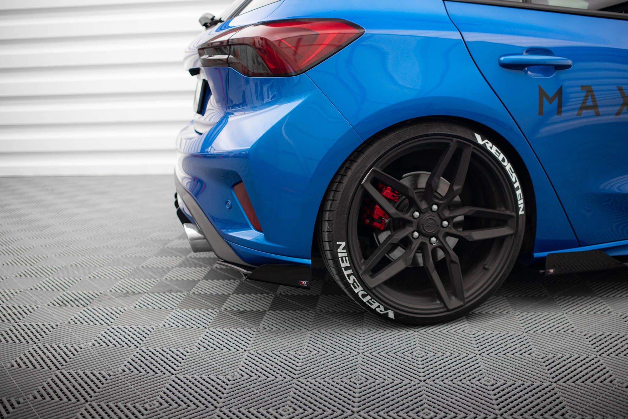 Maxton Design Street Pro Heck Ansatz Flaps Diffusor + Flaps passend für Ford Focus ST Mk4 schwarz Hochglanz