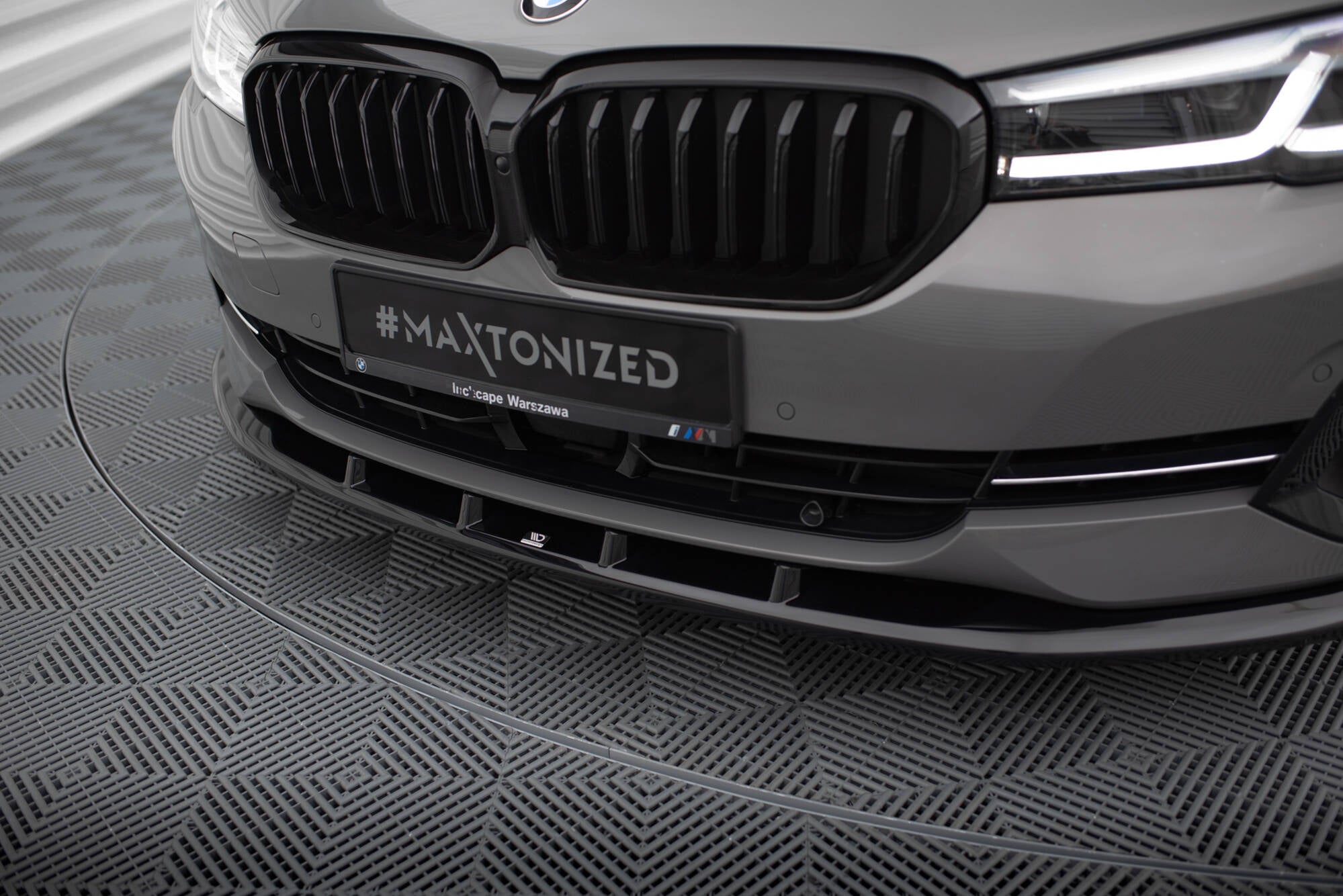 Maxton Design Street+ Spoilerlippe Front Ansatz V.1 passend für BMW 5er G30 / G31 Facelift schwarz Hochglanz