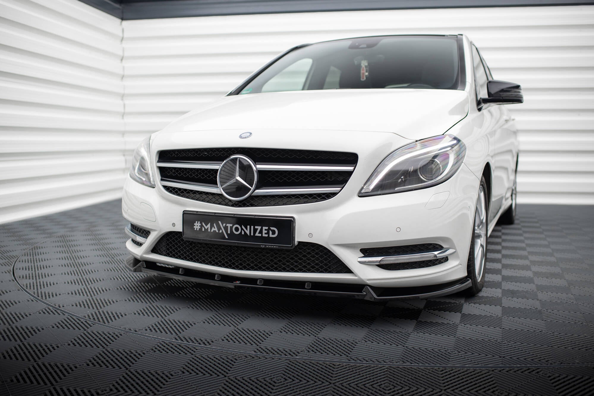 Maxton Design Street+ Spoilerlippe Front Ansatz passend für Mercedes-Benz B W246 schwarz Hochglanz