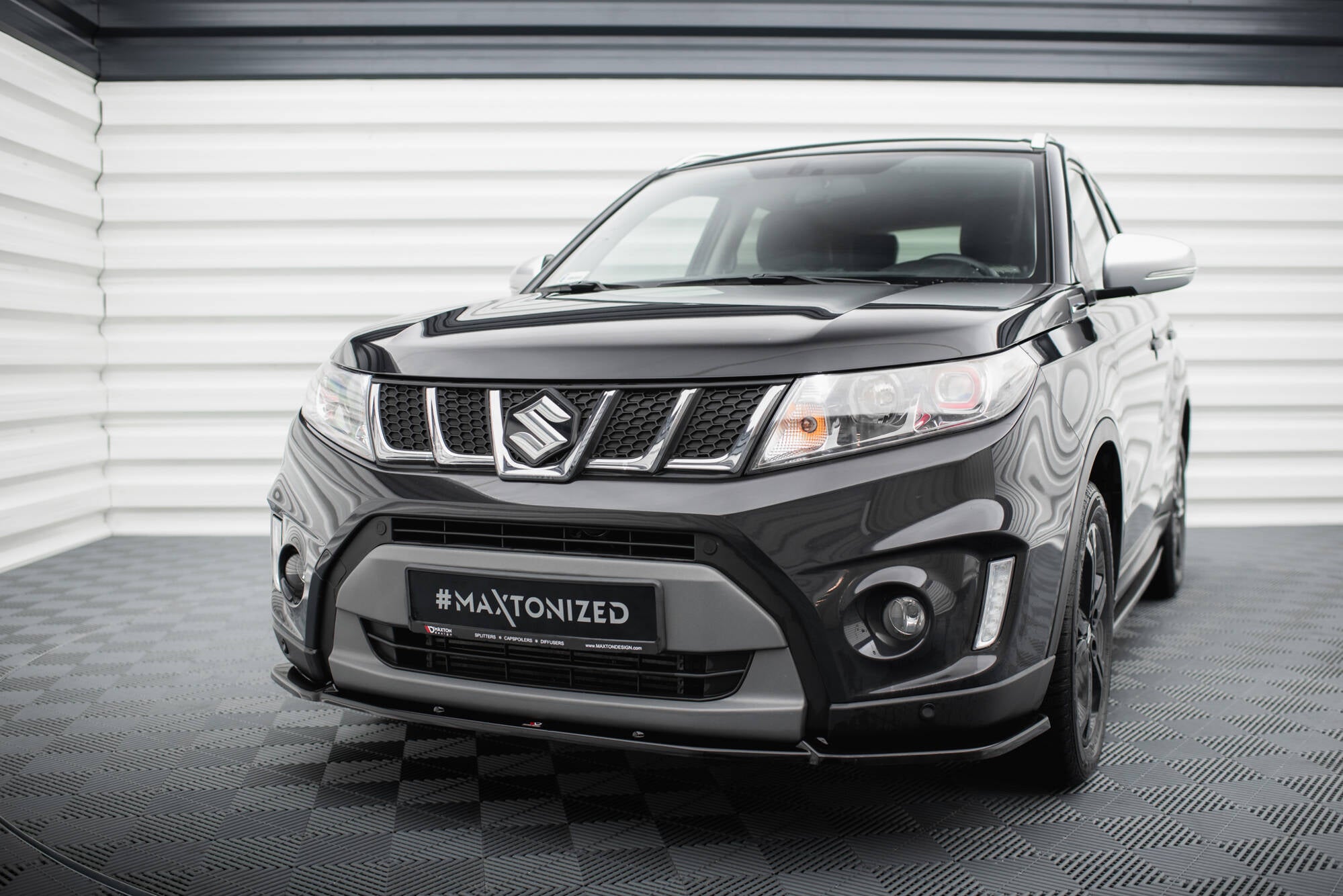 Maxton Design Street+ Spoilerlippe Front Ansatz V.2 passend für Suzuki Vitara S Mk2 schwarz Hochglanz