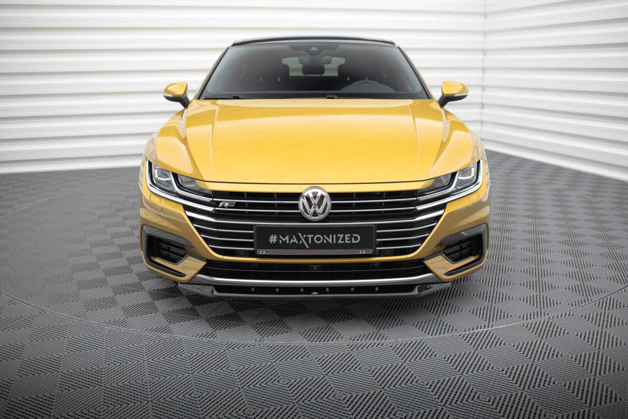 Maxton Design Street+ Spoilerlippe Front Ansatz V.2 passend für VW Arteon R-Line Limousine / Shooting Brake Mk1 schwarz Hochglanz