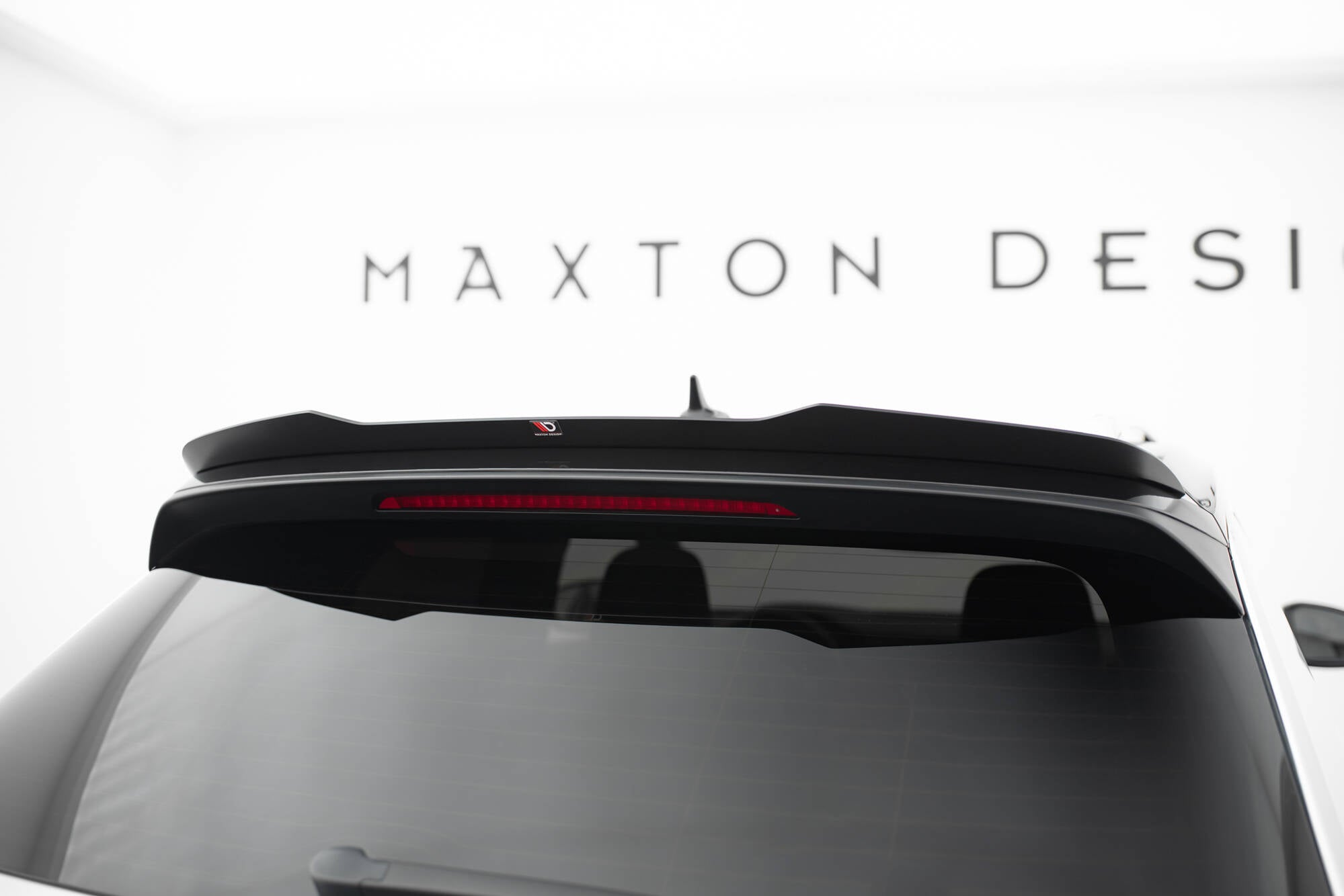 Maxton Design Spoiler CAP passend für VW T-Roc R / R-Line Mk1 schwarz Hochglanz