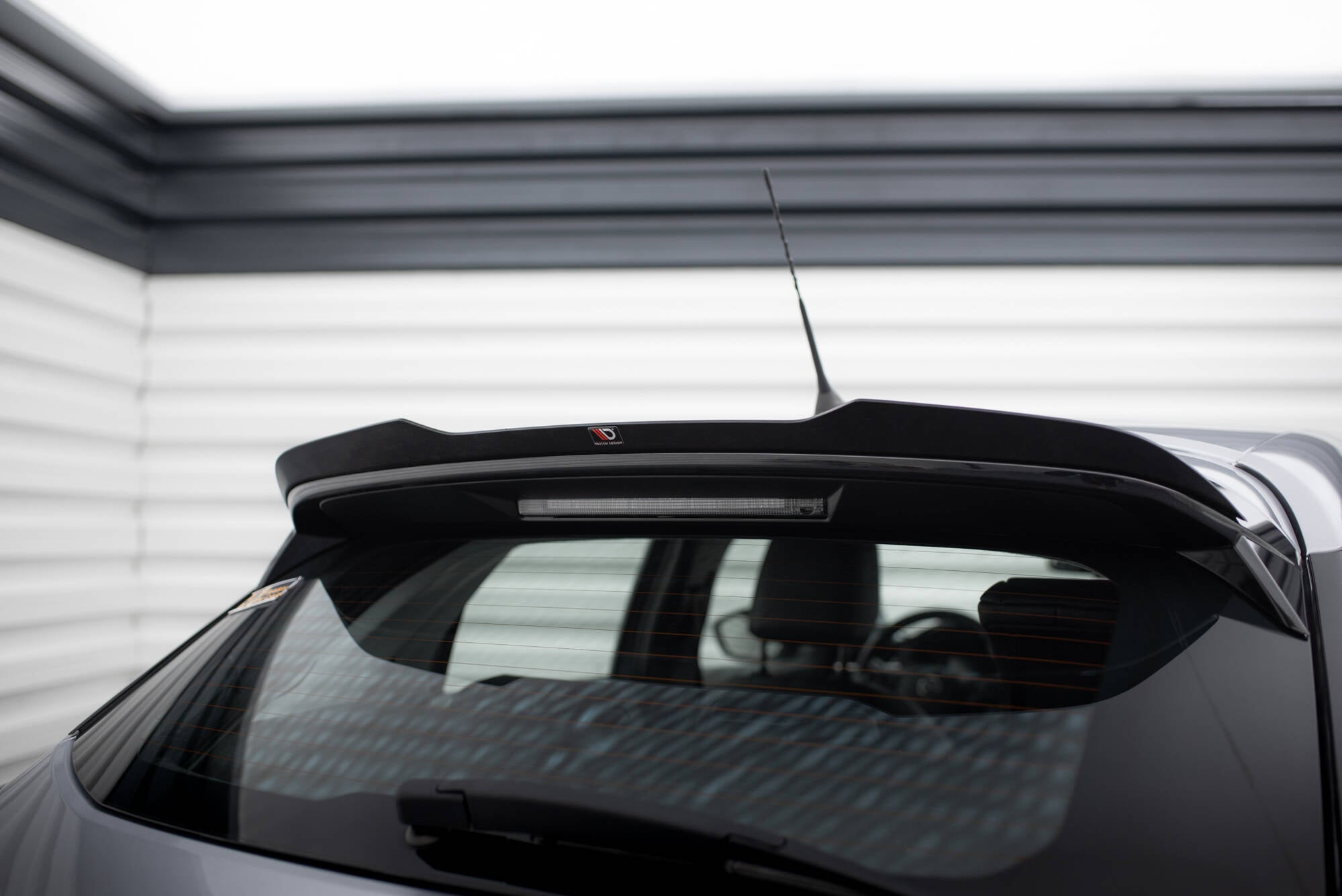 Maxton Design Spoiler CAP passend für Opel Corsa F ( Mk6) schwarz Hochglanz