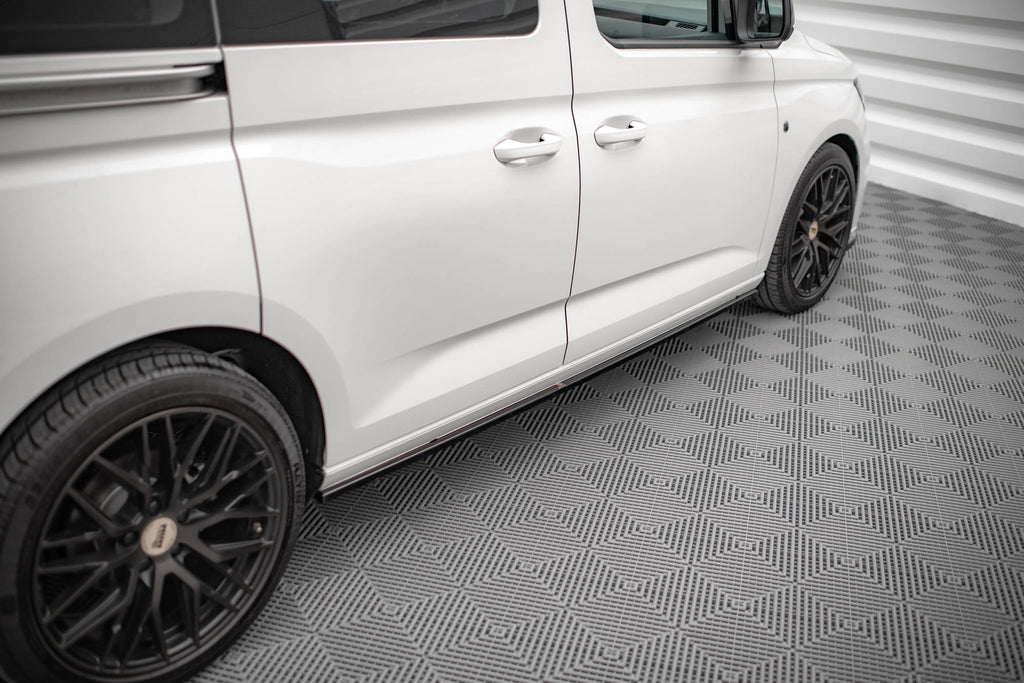 Maxton Design Street+ Seitenschweller Leisten passend für VW Caddy Mk5 / Ford Transit Connect Mk3 schwarz Hochglanz