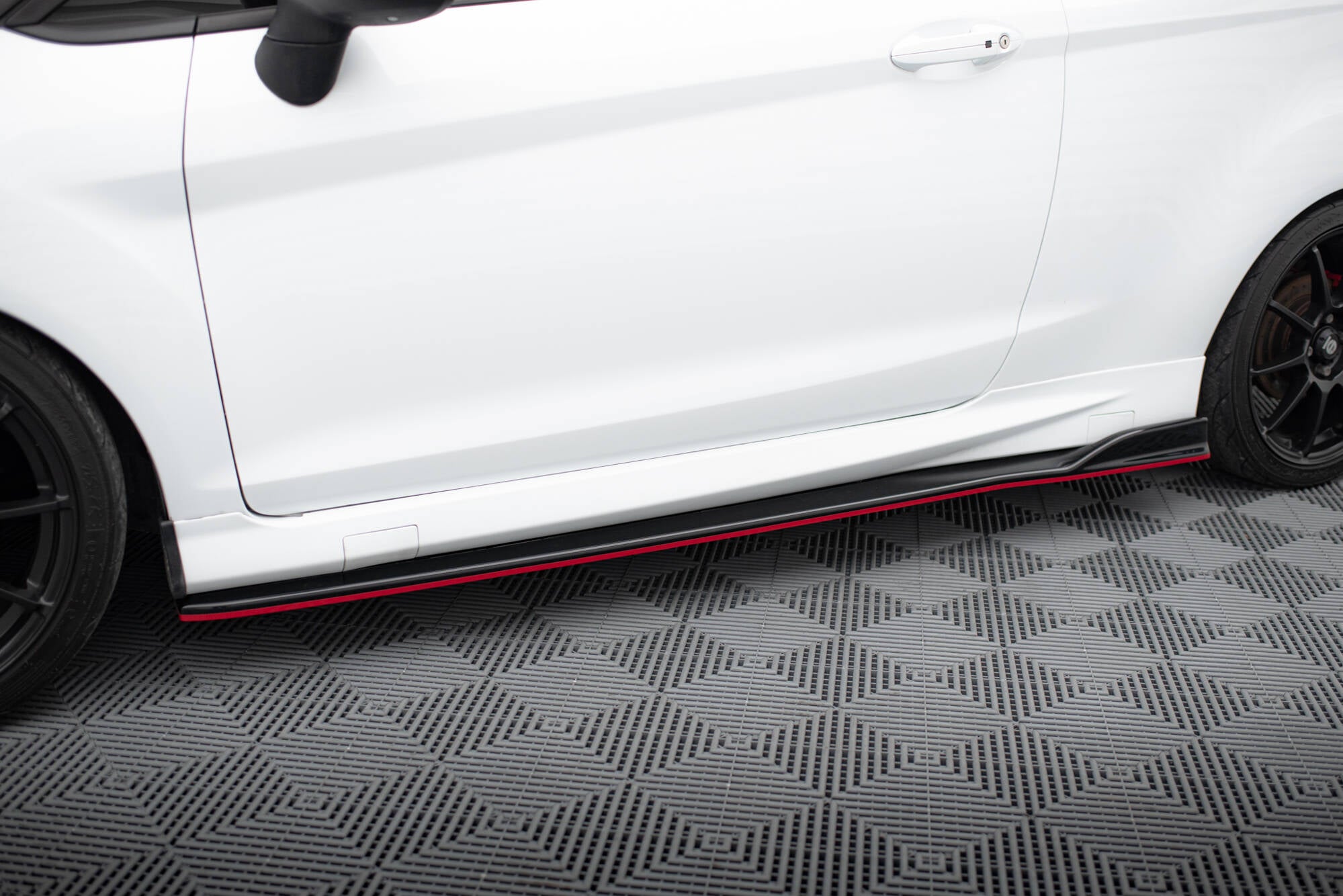 Maxton Design Street+ Seitenschweller Leisten passend für V.3 passend für Ford Fiesta ST / ST-Line Mk7 schwarz Hochglanz