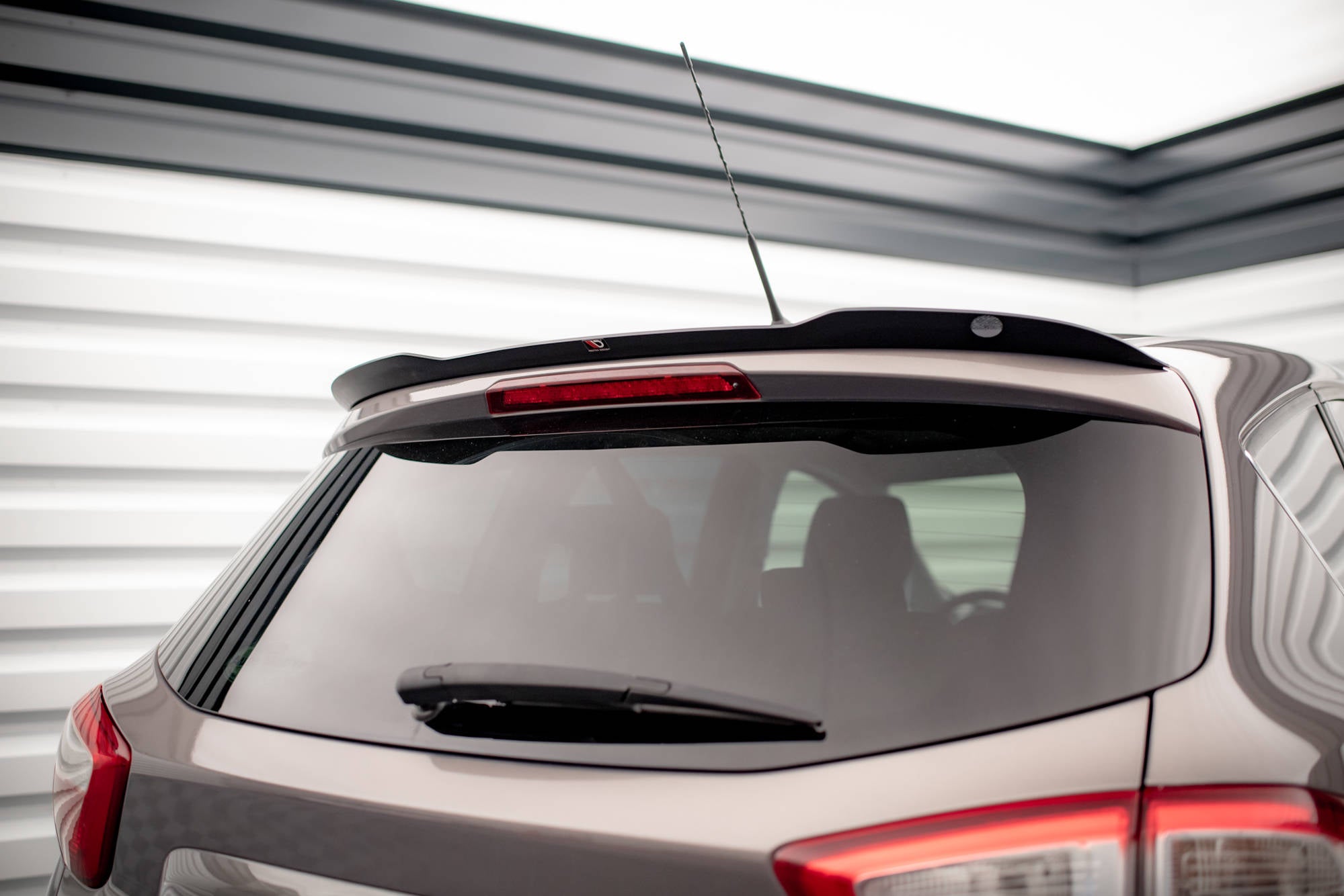 Maxton Design Spoiler CAP passend für Ford C-Max Mk2 schwarz Hochglanz